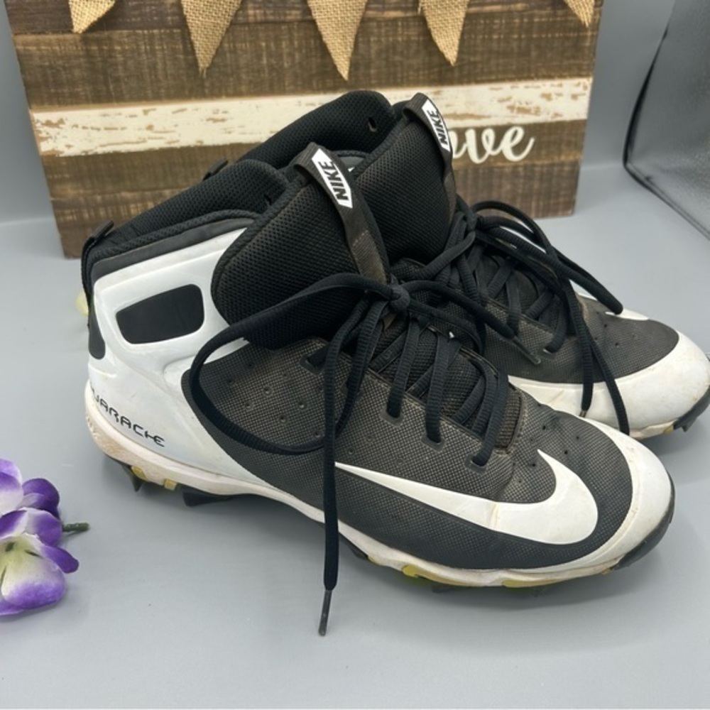 💋 Nike Huarache Fastflex Cleats Black and White Size 8